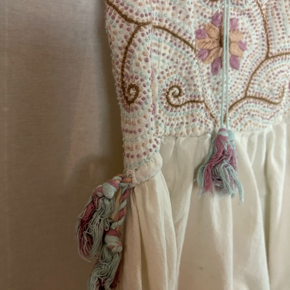 Yibel Embroidered Boho Halter Neck Babydoll Dress Women’s XSmall Ivory Blue Pink - Picture 4 of 6